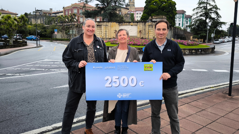 Entrega cheque Tadamum